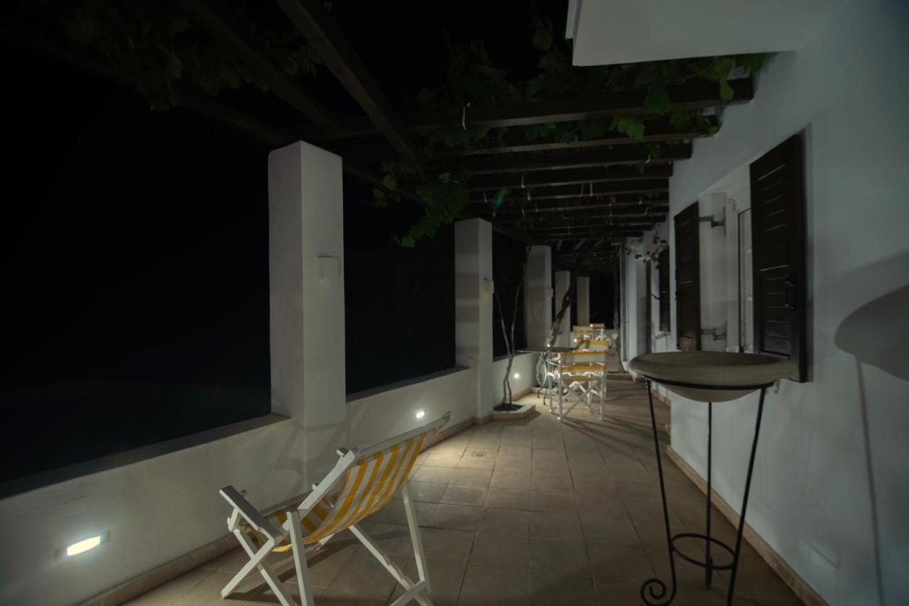 Lotos Beach Home Kini Exteriér fotografie
